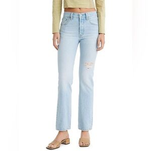 Levi's 501 Women’s Light Wash Jeans with floral patched distressed knee!